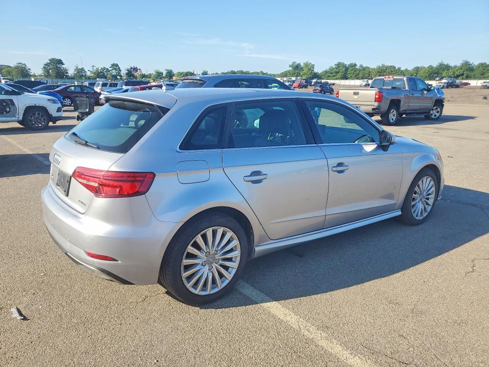 Aukcja sprzedaży 2017 Audi A3, vin: WAUTPBFF1HA056743, numer aukcji: 67907816