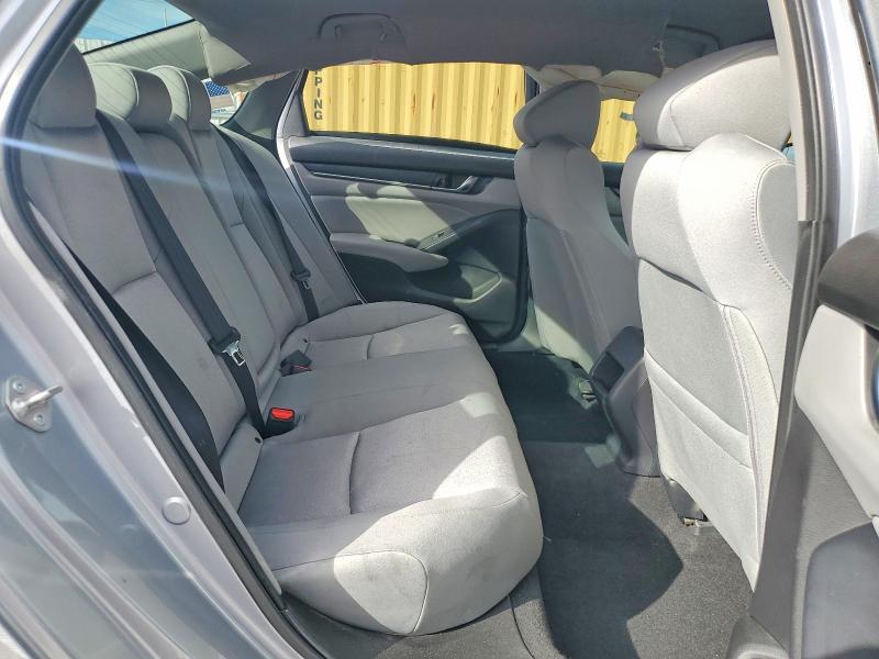 2018 Honda Accord მანქანა იყიდება აუქციონზე, vin: 1HGCV1F17JA235884, აუქციონის ნომერი: 70450076