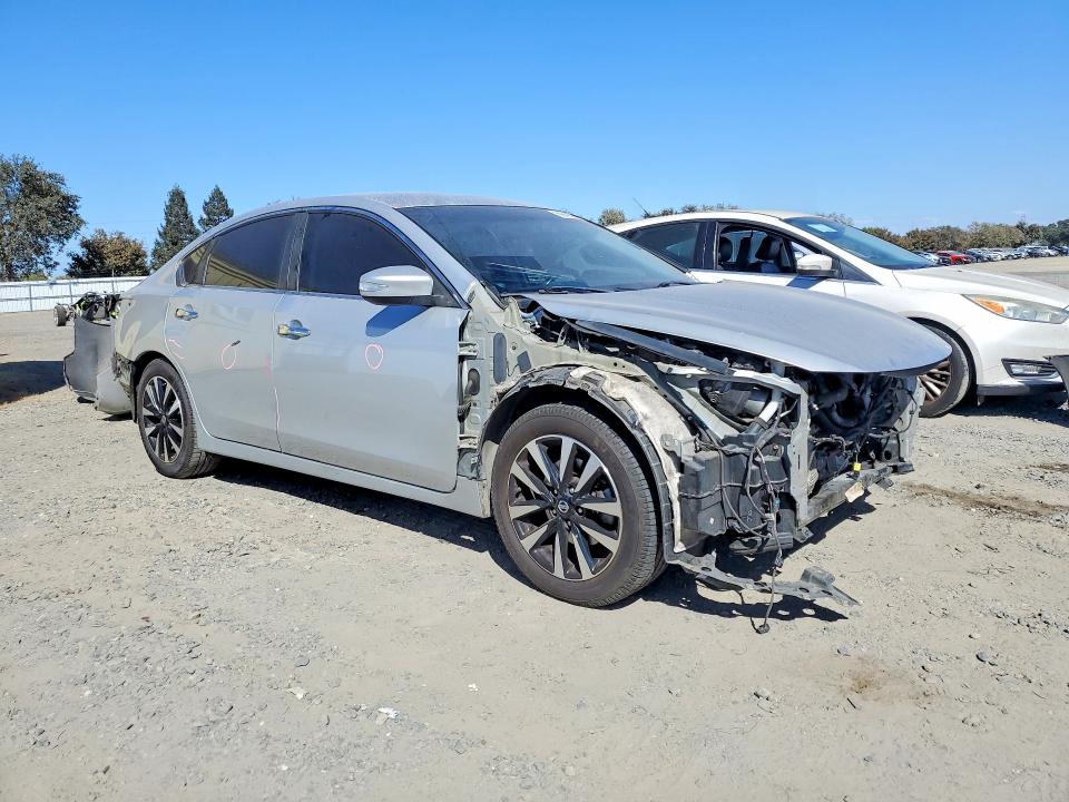 69948636 :رقم المزاد ، 1N4AL3AP7JC213090 vin ، 2018 Nissan Altima مزاد بيع
