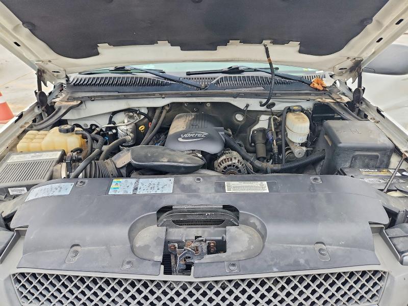 69575236 :رقم المزاد ، 1GCHC29U73E218505 vin ، 2003 Chevrolet Silverado مزاد بيع