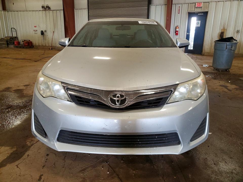 70024546 :رقم المزاد ، 4T1BF1FK9DU261479 vin ، 2013 Toyota Camry مزاد بيع