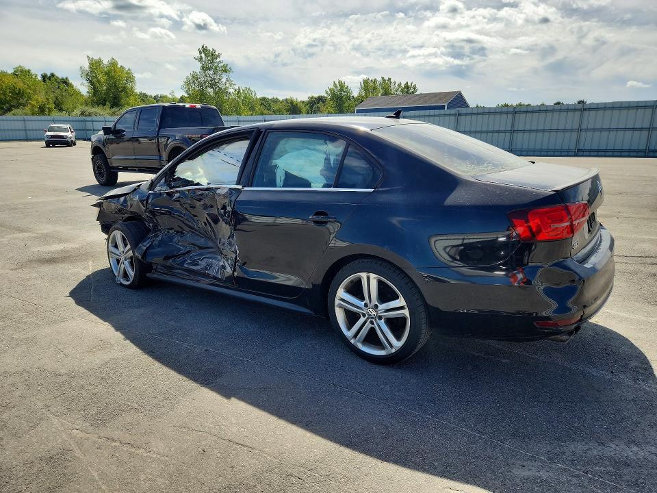 68383856 :رقم المزاد ، 3VW5S7AJ5FM415298 vin ، 2015 Volkswagen Jetta مزاد بيع