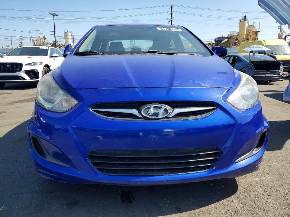 2013 Hyundai Accent მანქანა იყიდება აუქციონზე, vin: KMHCT4AE4DU287035, აუქციონის ნომერი: 68702666