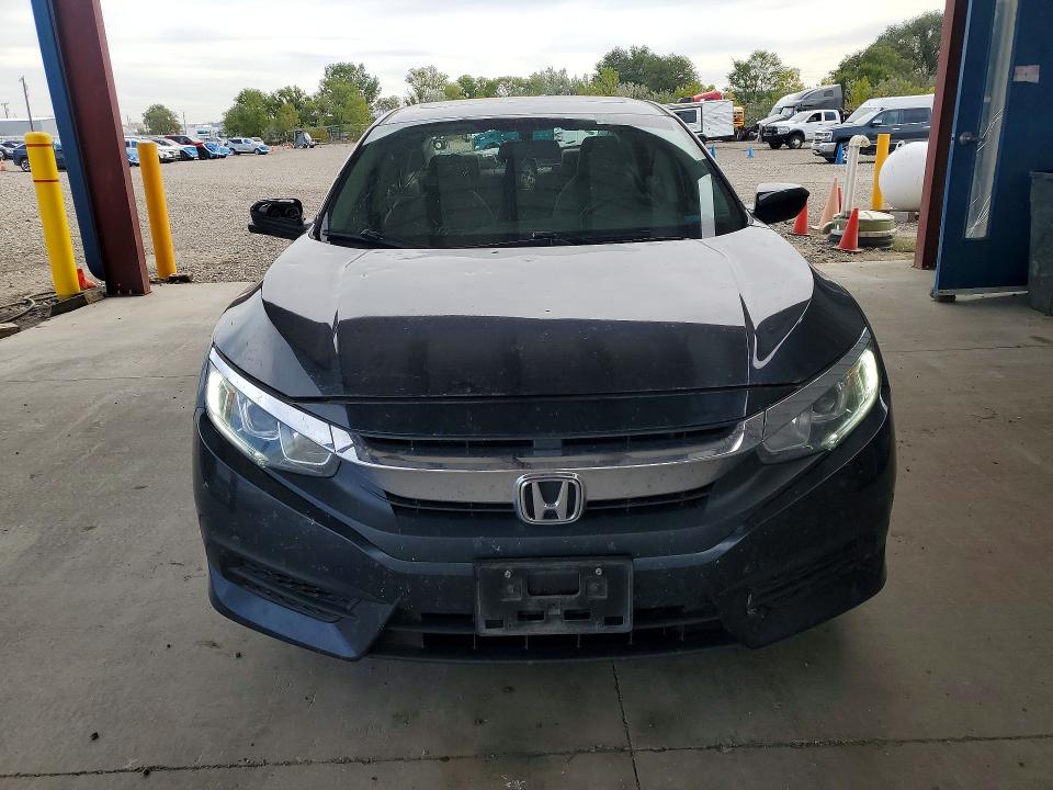 68707676 :رقم المزاد ، 19XFC2F7XGE097985 vin ، 2016 Honda Civic مزاد بيع