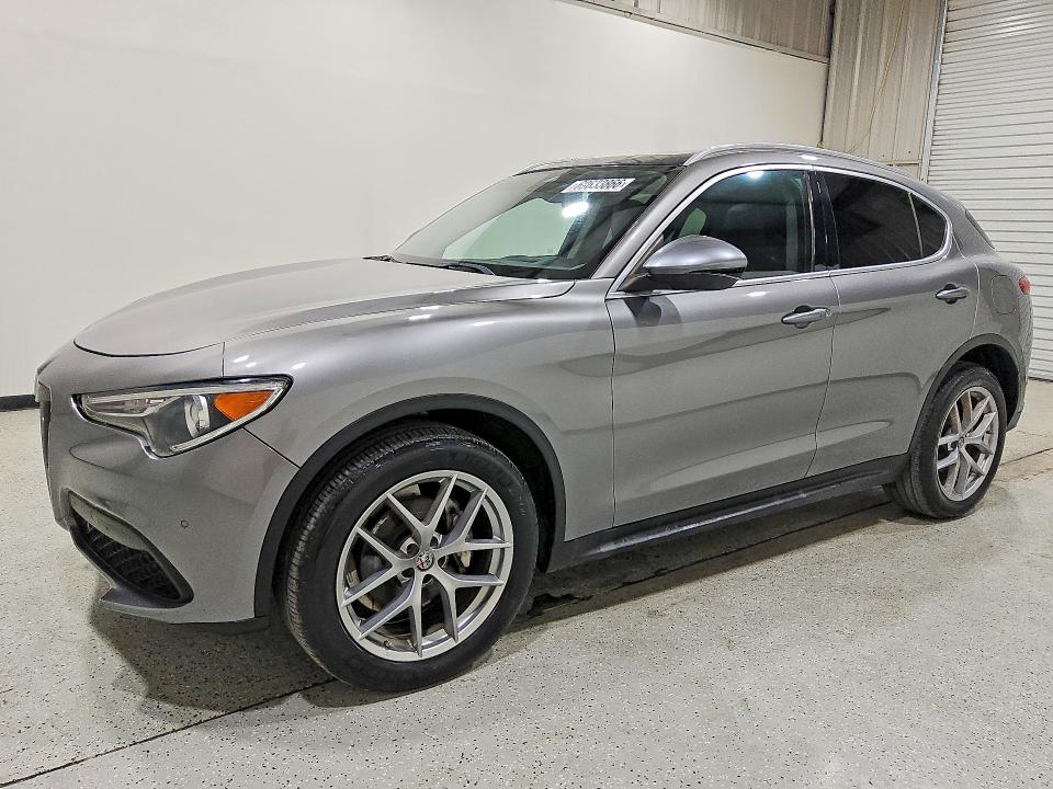 69633866 :رقم المزاد ، ZASFAKBN6J7B98384 vin ، 2018 Alfa Romeo Stelvio مزاد بيع