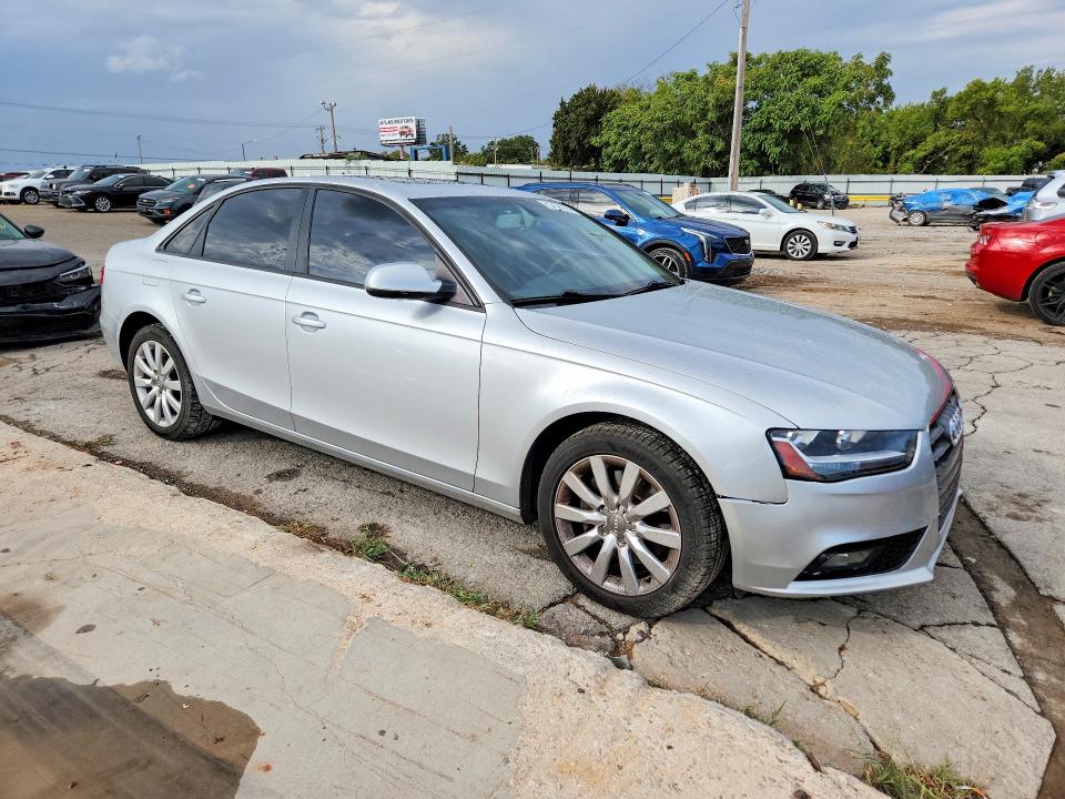 Продажа на аукционе авто 2014 Audi A4, vin: WAUAFAFL2EN043370, номер лота: 69730176