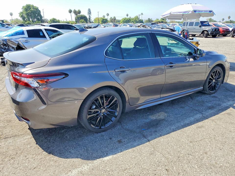 68997616 :رقم المزاد ، 4T1K31AK2RU622736 vin ، 2024 Toyota Camry مزاد بيع