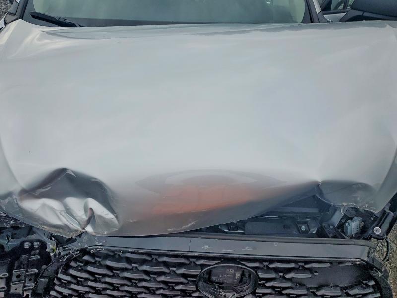 68956476 :رقم المزاد ، 7MUAAABG3RV116567 vin ، 2024 Toyota Corolla Cross مزاد بيع