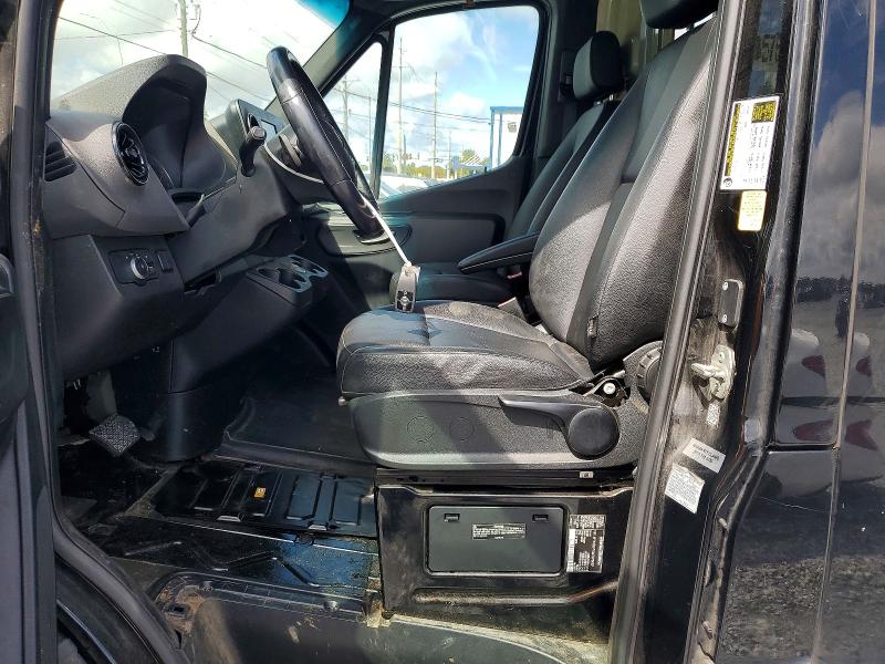67395766 :رقم المزاد ، W1Y4EBHY3MT075087 vin ، 2021 Mercedes-benz Sprinter مزاد بيع