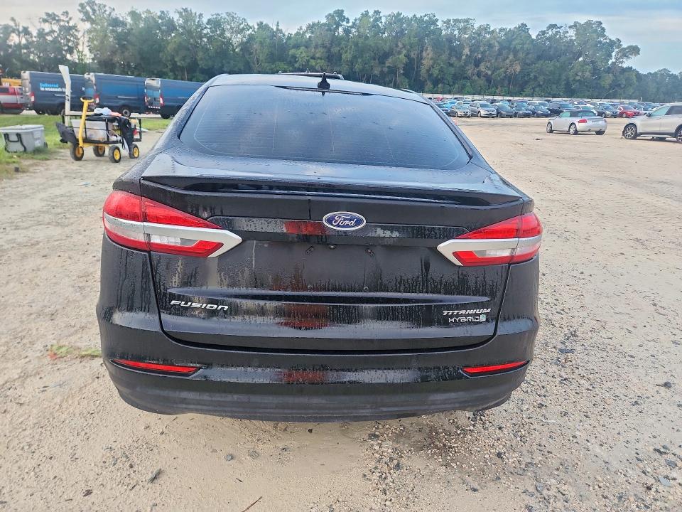 68075386 :رقم المزاد ، 3FA6P0RU6KR110653 vin ، 2019 Ford Fusion مزاد بيع
