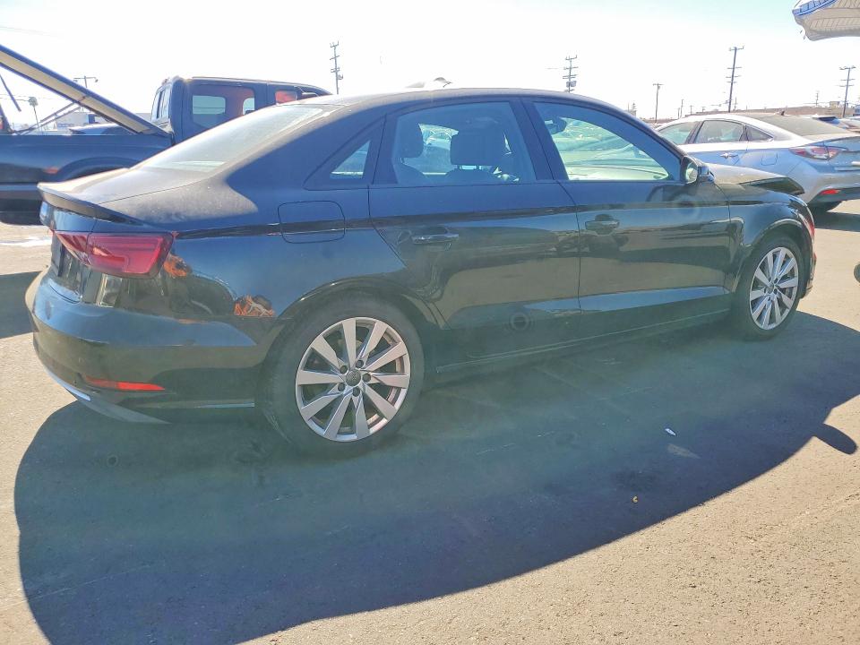 Продажа на аукционе авто 2017 Audi A3, vin: WAUAUGFF7H1037904, номер лота: 67383146