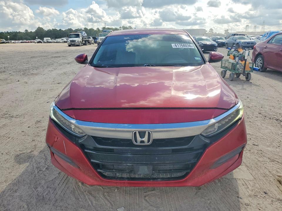 Продажа на аукционе авто 2018 Honda Accord, vin: 1HGCV1F19JA015761, номер лота: 61768096