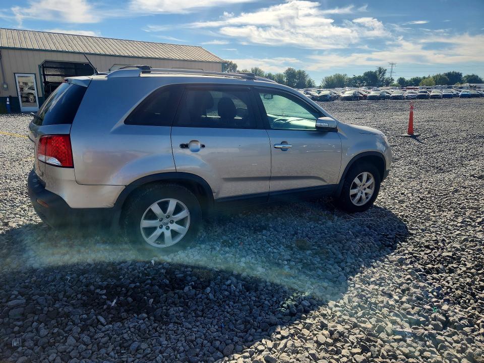 2013 Kia Sorento მანქანა იყიდება აუქციონზე, vin: 5XYKT4A63DG421351, აუქციონის ნომერი: 70700736