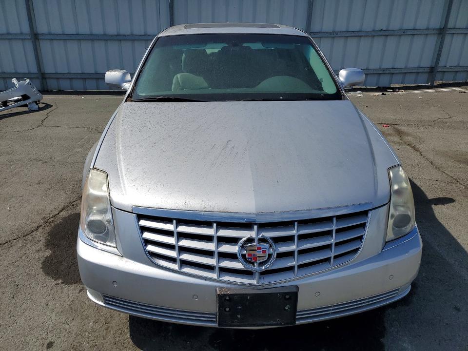 Продаж на аукціоні авто 2011 Cadillac Dts, vin: 1G6KH5E62BU136463, номер лоту: 70574046