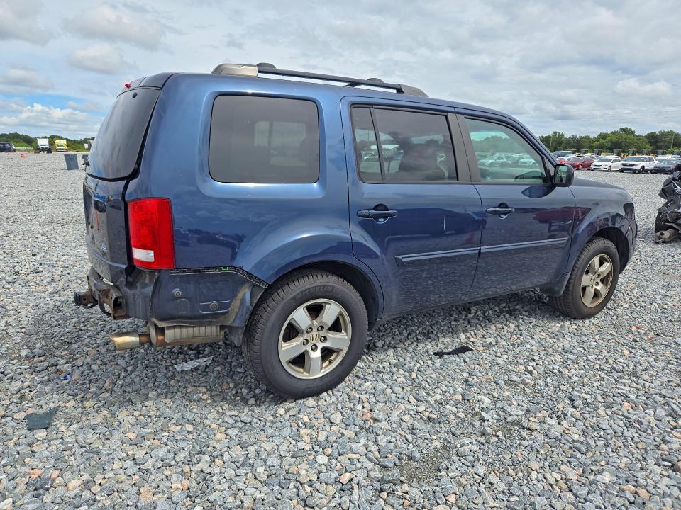 70706996 :رقم المزاد ، 5FNYF4H51BB030556 vin ، 2011 Honda Pilot مزاد بيع