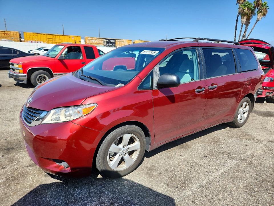 69192546 :رقم المزاد ، 5TDZK3DC5FS576342 vin ، 2015 Toyota Sienna مزاد بيع