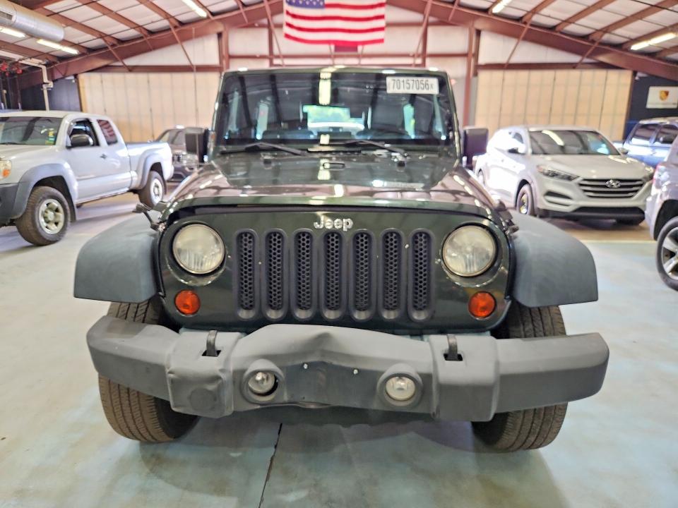 2010 Jeep Wrangler Unlimited მანქანა იყიდება აუქციონზე, vin: 1J4BA3H11AL101983, აუქციონის ნომერი: 70157056
