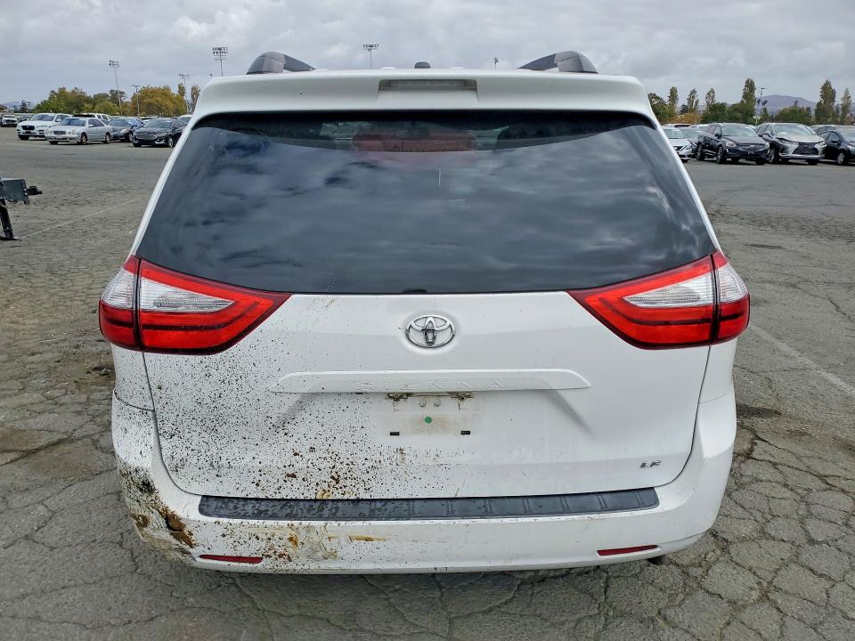 Продажа на аукционе авто 2016 Toyota Sienna, vin: 5TDKK3DC6GS727563, номер лота: 68717186
