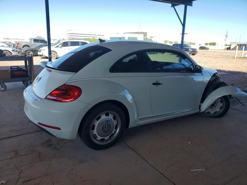 70113916 :رقم المزاد ، 3VWF17AT2GM638098 vin ، 2016 Volkswagen Beetle مزاد بيع