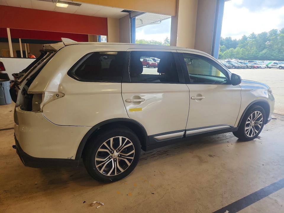 Продажа на аукционе авто 2017 Mitsubishi Outlander, vin: JA4AZ2A32HZ064301, номер лота: 68973706