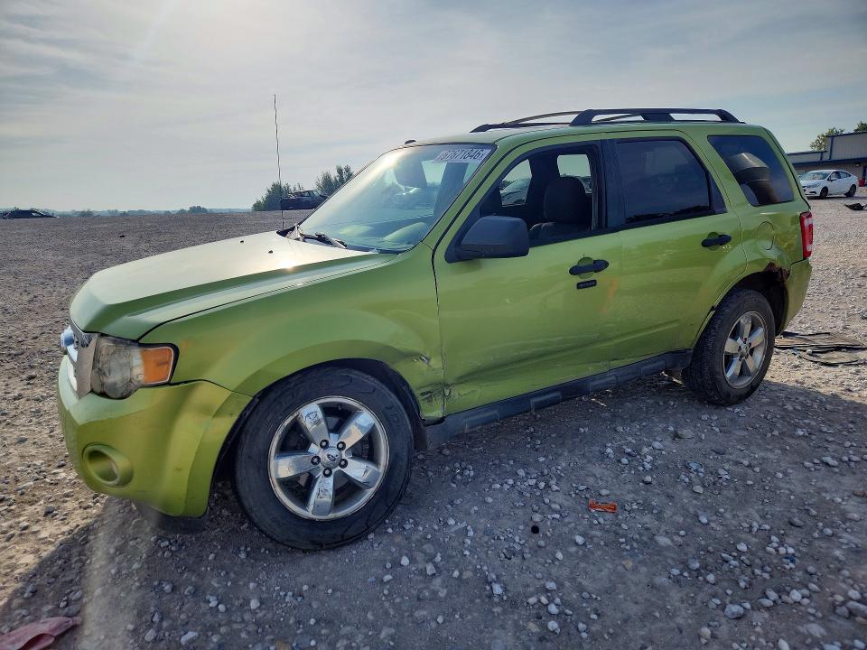 67671846 :رقم المزاد ، 1FMCU0DGXBKC50762 vin ، 2011 Ford Escape مزاد بيع