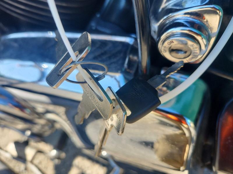 68882886 :رقم المزاد ، 1HFSC3705WA001225 vin ، 1998 Honda Vt1100 مزاد بيع