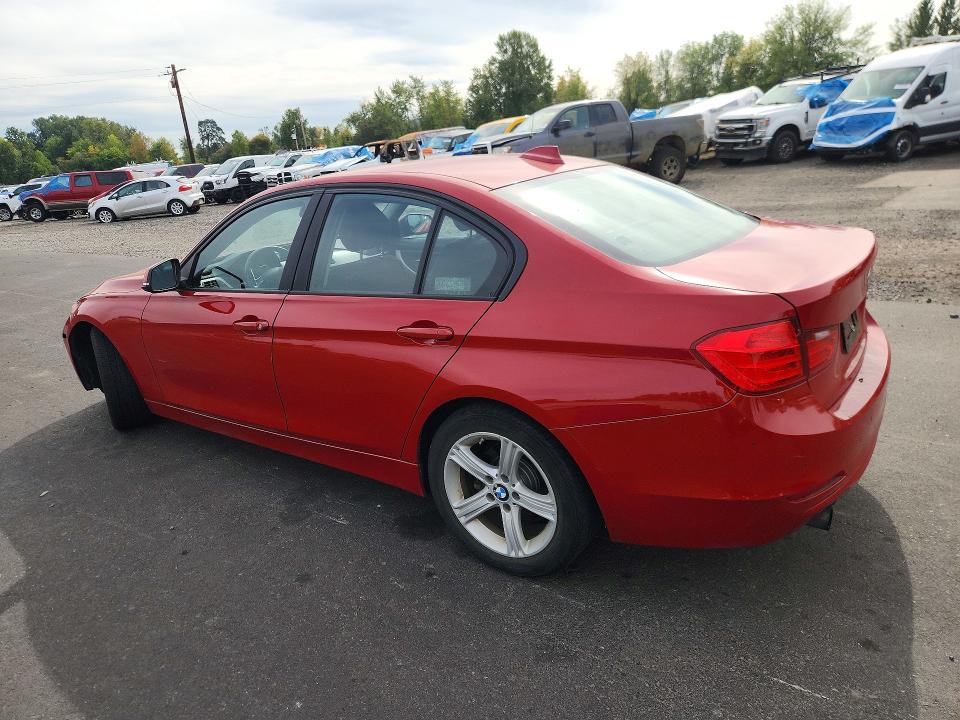 70533396 :رقم المزاد ، WBA3B1G53FNT05094 vin ، 2015 Bmw 320 مزاد بيع