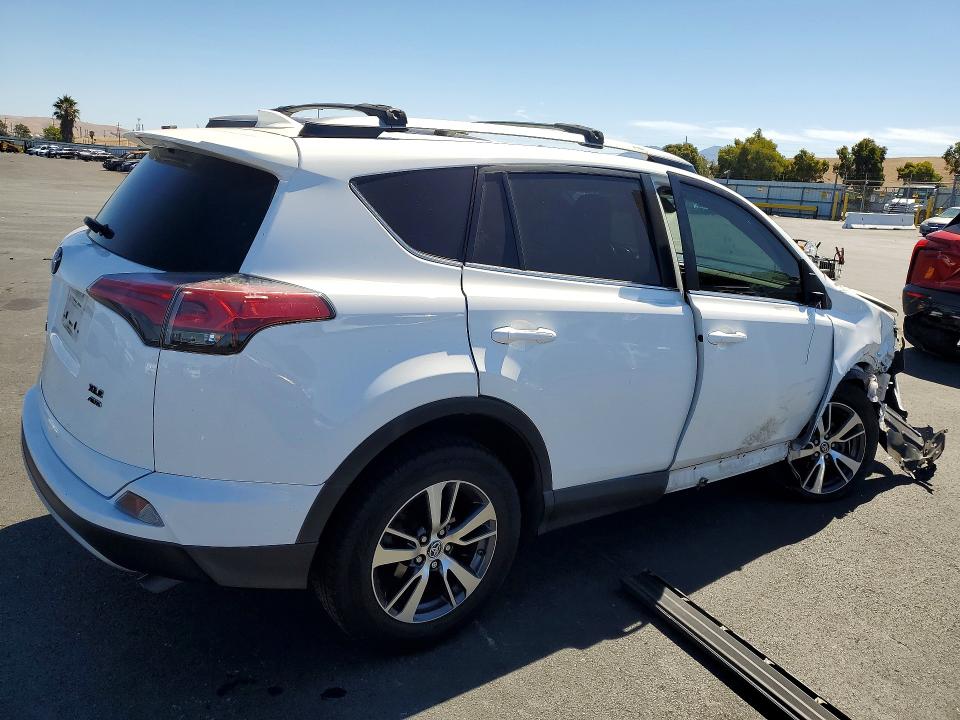 2018 Toyota Rav4 მანქანა იყიდება აუქციონზე, vin: 2T3RFREV2JW726809, აუქციონის ნომერი: 68211356