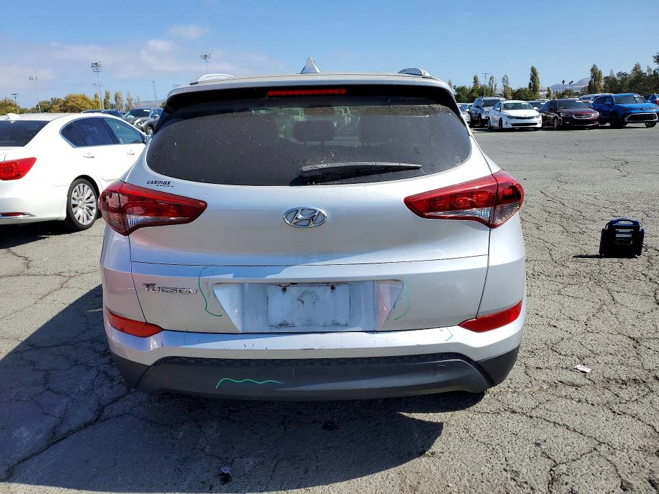 68984606 :رقم المزاد ، KM8J33A41JU684917 vin ، 2018 Hyundai Tucson مزاد بيع