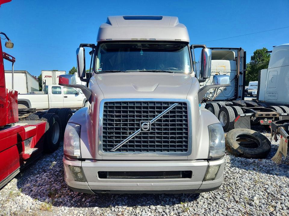 Aukcja sprzedaży 2017 Volvo Vnl, vin: 4V4NC9EH3HN983310, numer aukcji: 68917096