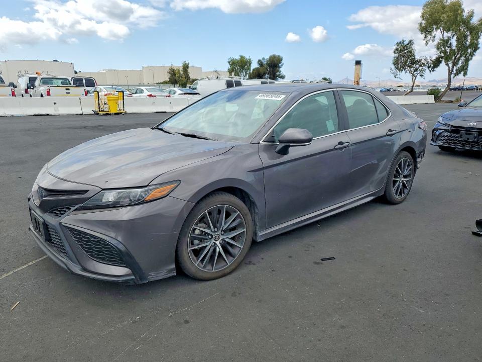 Auction sale of the 2021 Toyota Camry, vin: 4T1S31AKXMU555487, lot number: 69565046