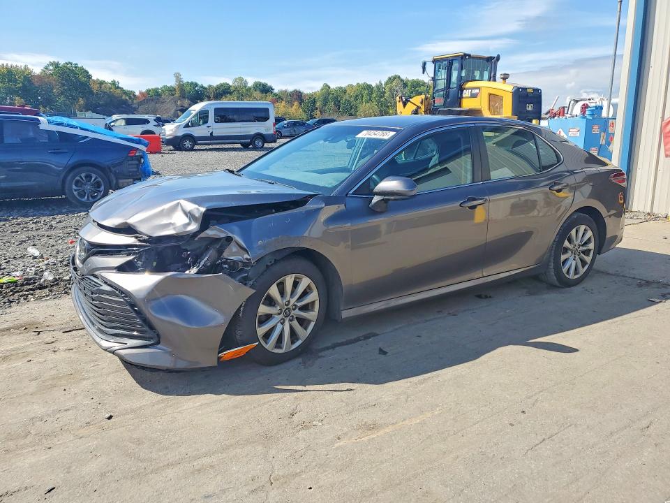Продажа на аукционе авто 2018 Toyota Camry, vin: 4T1B11HK8JU636883, номер лота: 70454766