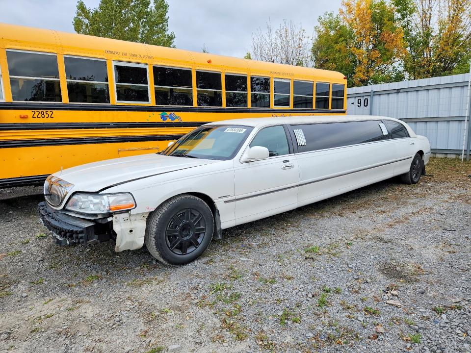 67634996 :رقم المزاد ، 1L1FM88W07Y604257 vin ، 2007 Lincoln Town Car مزاد بيع