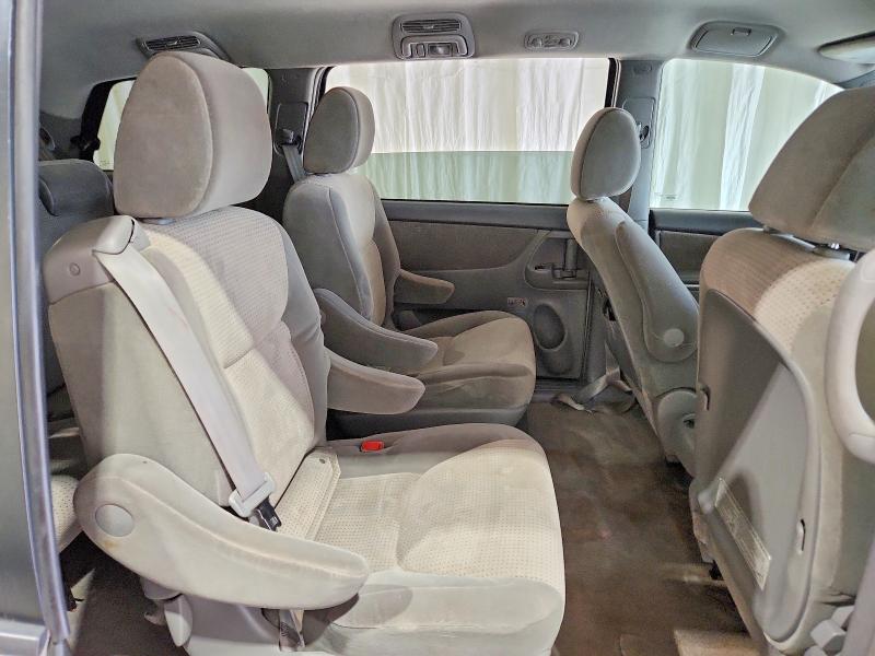 2010 Toyota Sienna მანქანა იყიდება აუქციონზე, vin: 5TDKK4CC6AS321880, აუქციონის ნომერი: 69006176