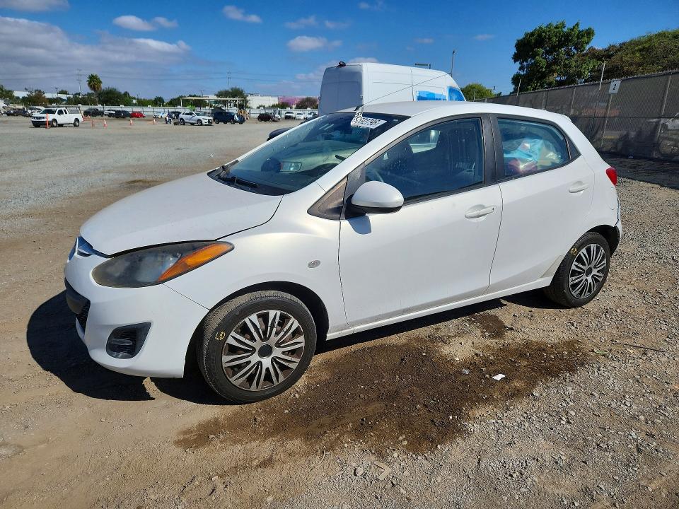 69592796 :رقم المزاد ، JM1DE1KZ4D0156164 vin ، 2013 Mazda Mazda2 مزاد بيع