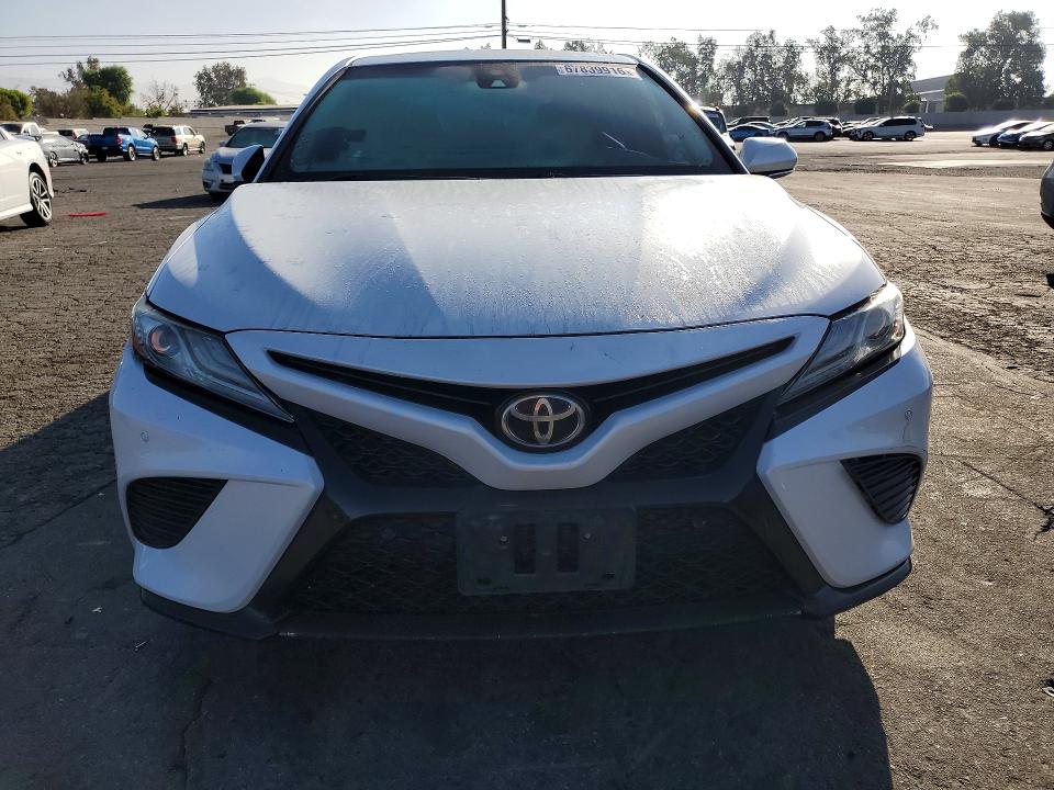Auction sale of the 2018 Toyota Camry, vin: 4T1B61HK4JU141226, lot number: 67839916