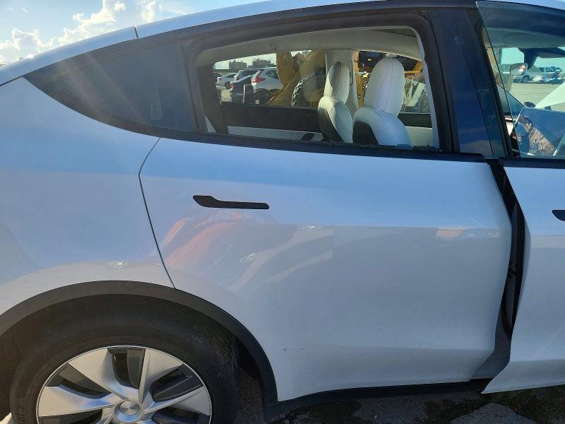 Auction sale of the 2020 Tesla Model Y, vin: 5YJYGDEE6LF043015, lot number: 67376516