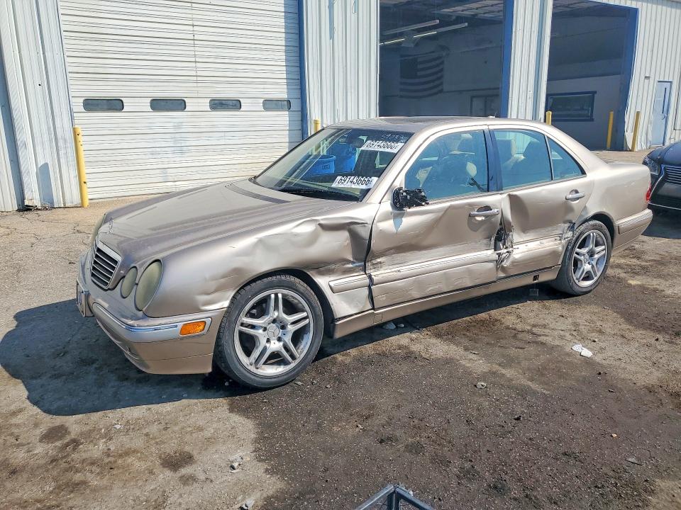 2002 Mercedes-benz E მანქანა იყიდება აუქციონზე, vin: WDBJF65J72B500492, აუქციონის ნომერი: 69143666