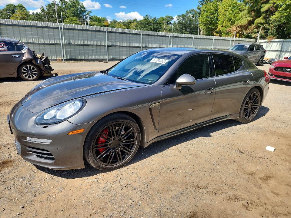 67694866 :رقم المزاد ، WP0AA2A77FL005700 vin ، 2015 Porsche Panamera مزاد بيع