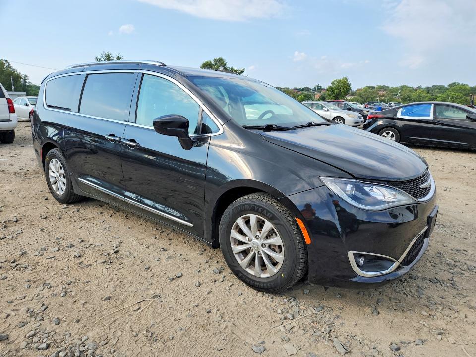 2018 Chrysler Pacifica მანქანა იყიდება აუქციონზე, vin: 2C4RC1BGXJR124329, აუქციონის ნომერი: 67443896