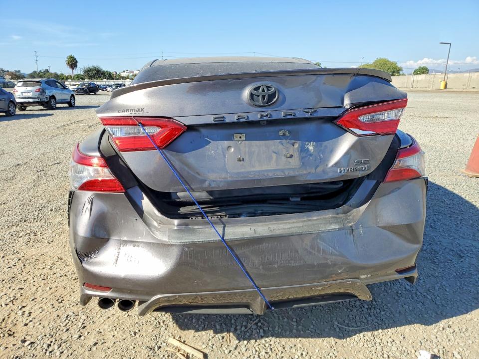 2018 Toyota Camry Hybrid მანქანა იყიდება აუქციონზე, vin: 4T1B21HK1JU510216, აუქციონის ნომერი: 70810866
