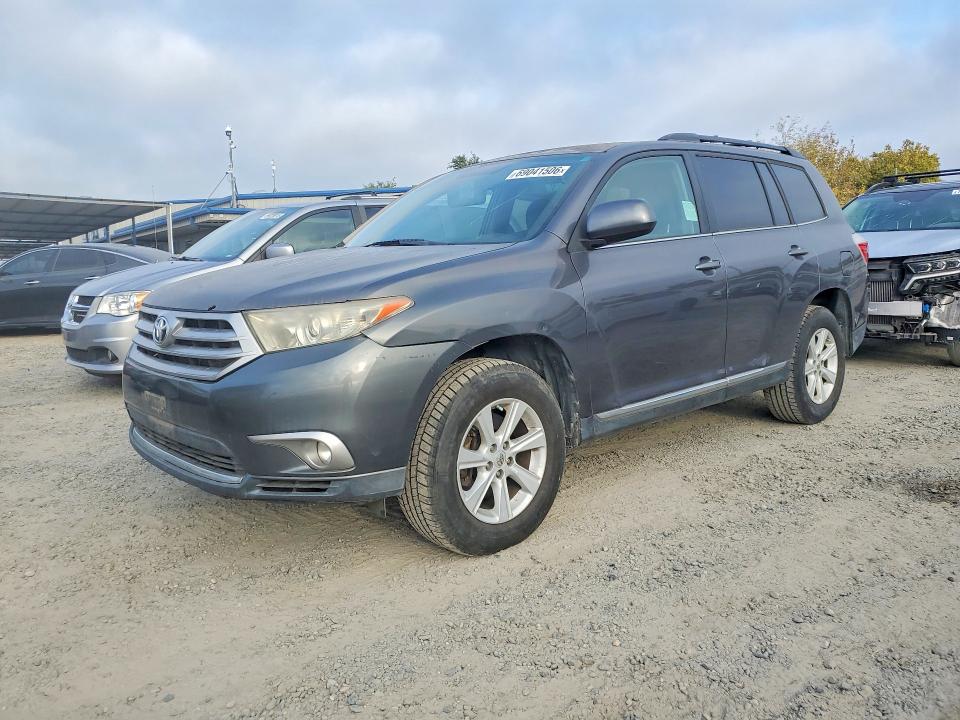 2012 Toyota Highlander მანქანა იყიდება აუქციონზე, vin: 5TDBK3EH8CS165217, აუქციონის ნომერი: 69041506