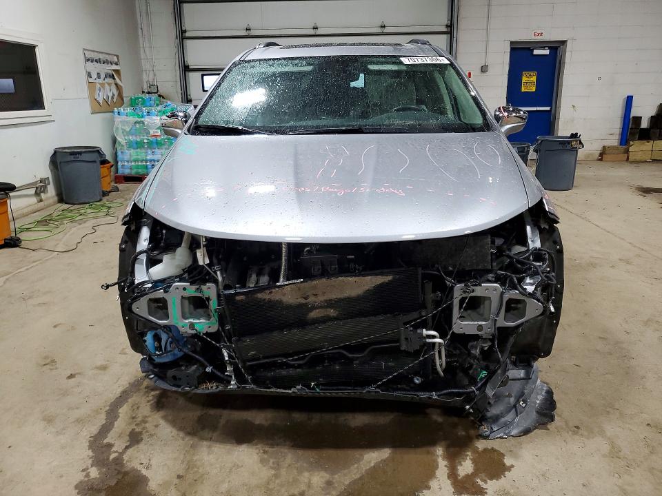 70737306 :رقم المزاد ، 2C4RC1GG6JR247456 vin ، 2018 Chrysler Pacifica مزاد بيع