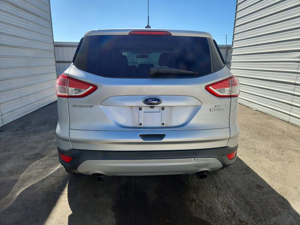 67922756 :رقم المزاد ، 1FMCU0GX3FUB07318 vin ، 2015 Ford Escape مزاد بيع