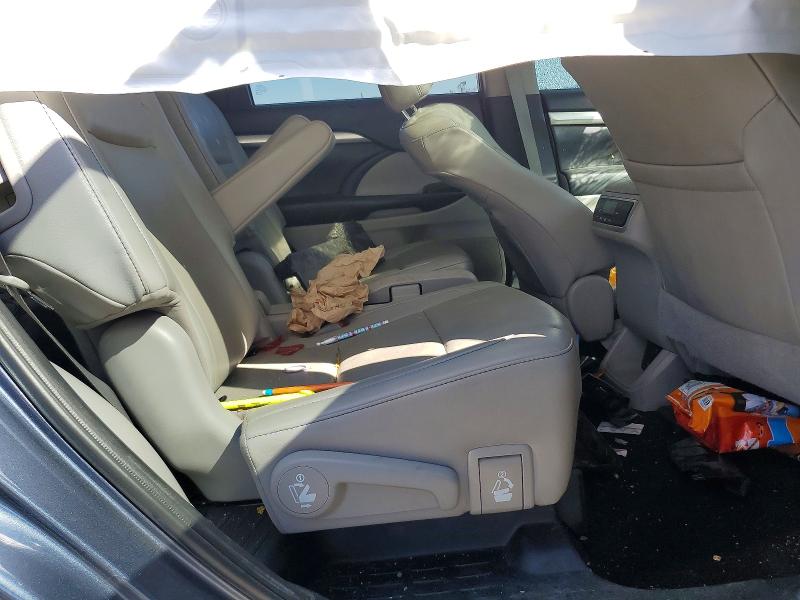 Продажа на аукционе авто 2019 Toyota Highlander, vin: 5TDJZRFHXKS704198, номер лота: 70179466