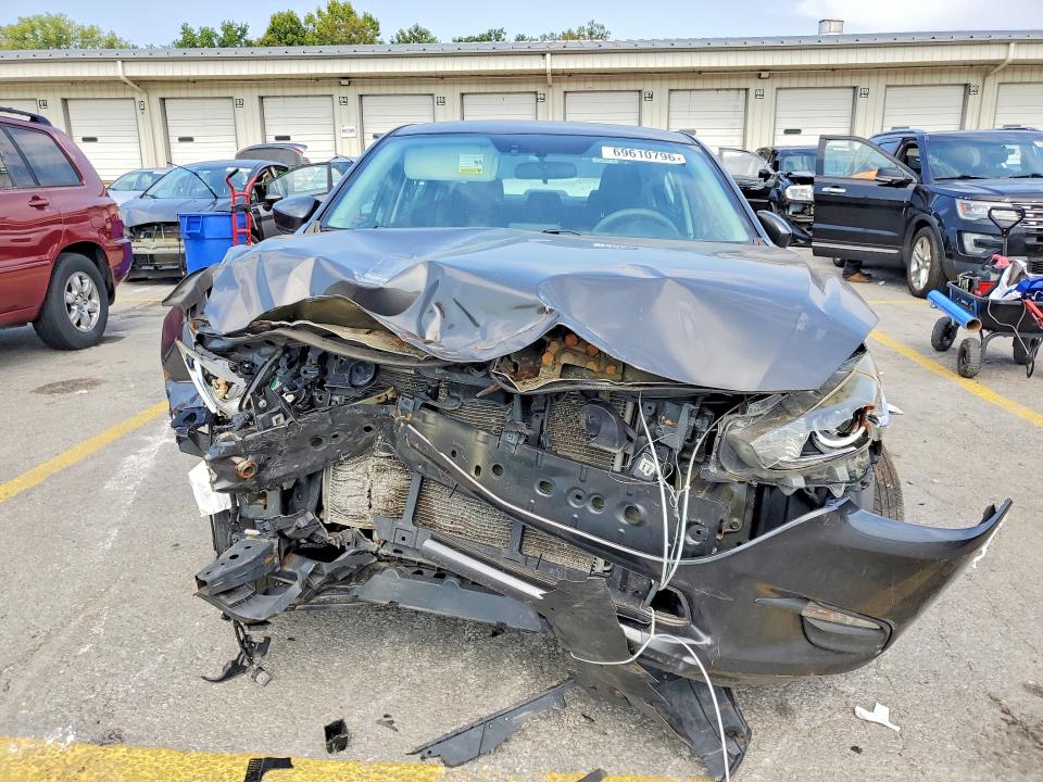 69610796 :رقم المزاد ، 3MZBN1U72HM142556 vin ، 2017 Mazda 3 مزاد بيع