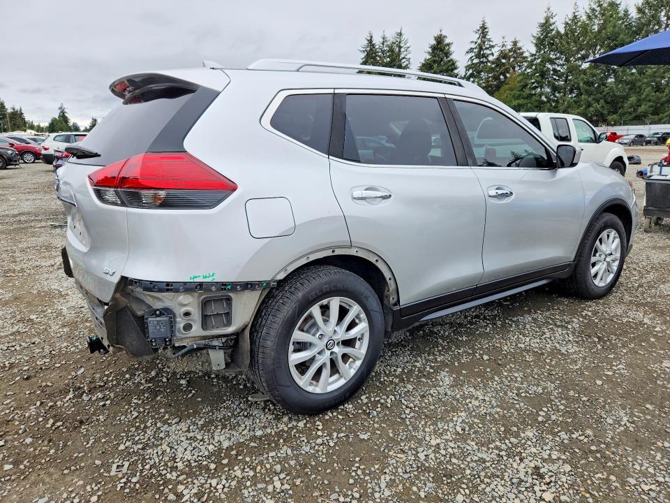 Продажа на аукционе авто 2017 Nissan Rogue, vin: JN8AT2MT5HW392059, номер лота: 70710016