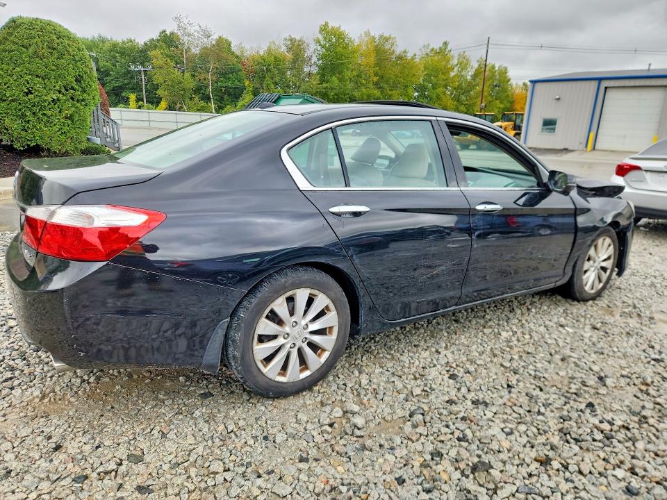 2013 Honda Accord მანქანა იყიდება აუქციონზე, vin: 1HGCR3F85DA028394, აუქციონის ნომერი: 70696156