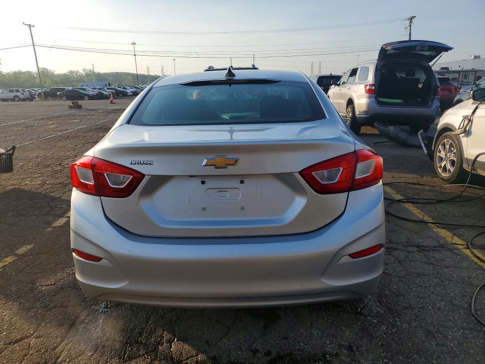 67063426 :رقم المزاد ، 1G1BC5SM1H7129924 vin ، 2017 Chevrolet Cruze مزاد بيع