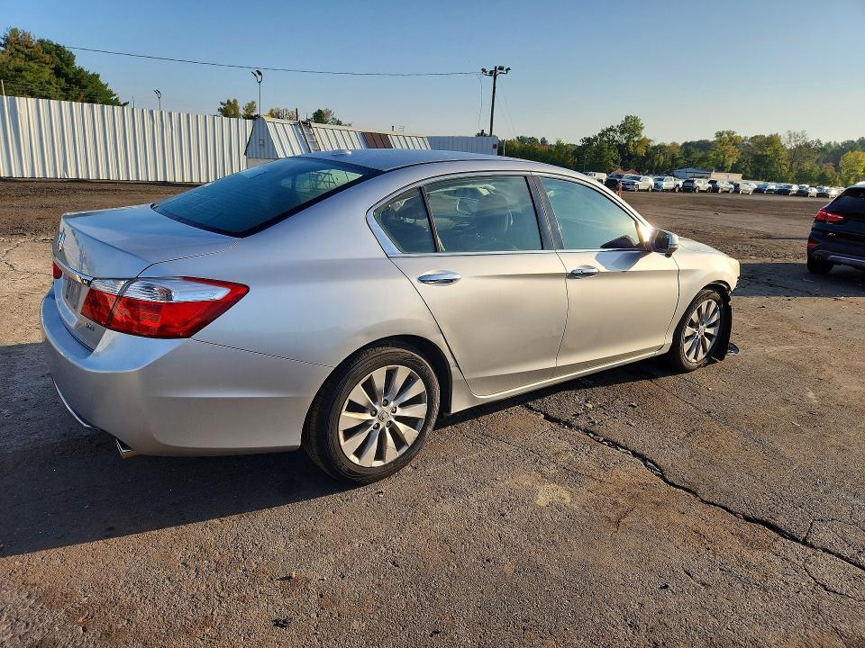 Продажа на аукционе авто 2015 Honda Accord, vin: 1HGCR3F84FA002405, номер лота: 69107896